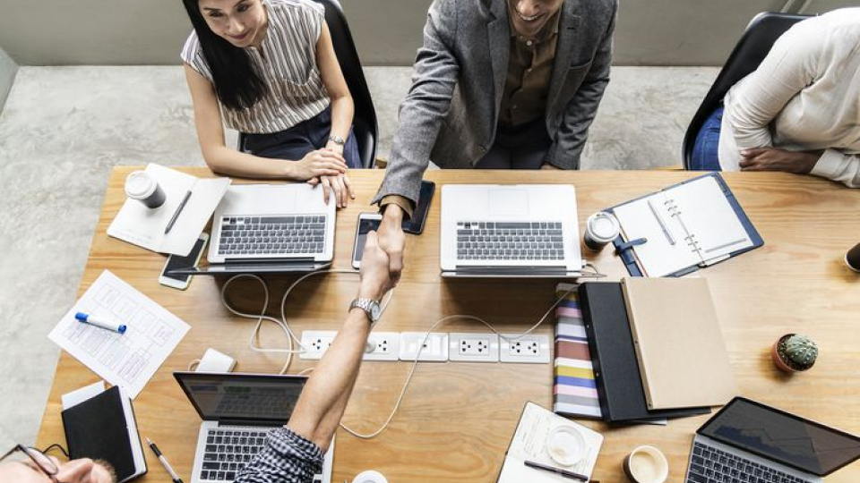 Nhận biết phản ứng thông thường, nghiêm trọng sau tiêm vắc xin Covid-19